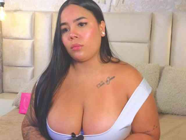 EmilyQueen3xx webcam