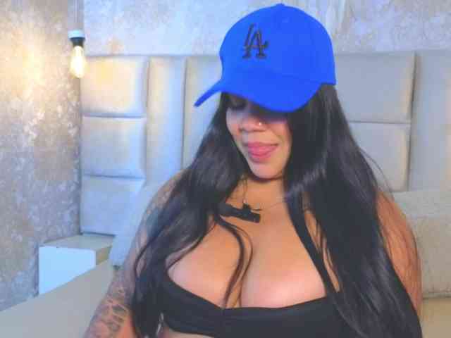 EmilyQueen3xx webcam