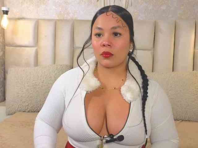 EmilyQueen3xx webcam