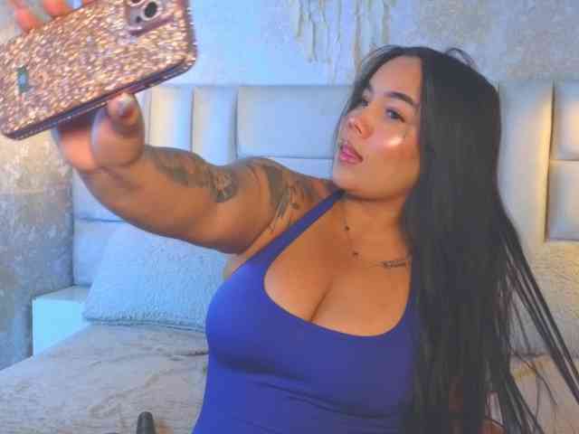 EmilyQueen3xx webcam