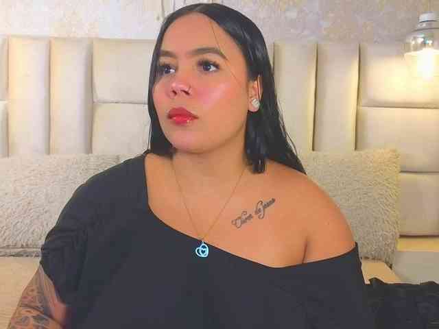 EmilyQueen3xx webcam
