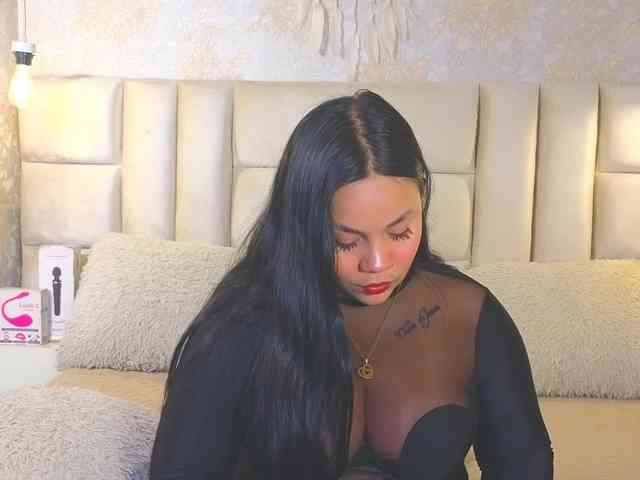 EmilyQueen3xx webcam