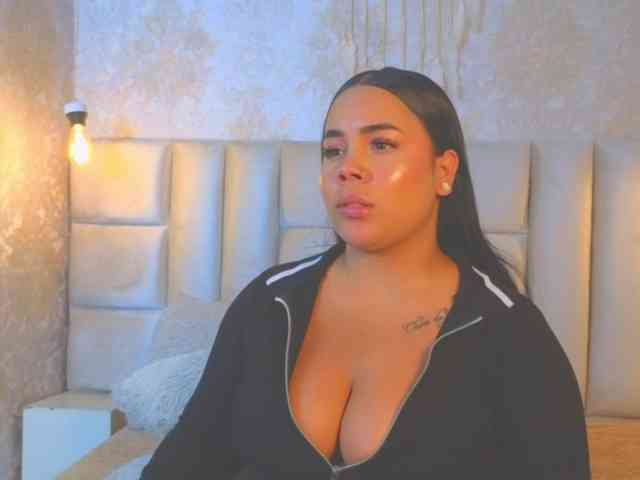 EmilyQueen3xx webcam
