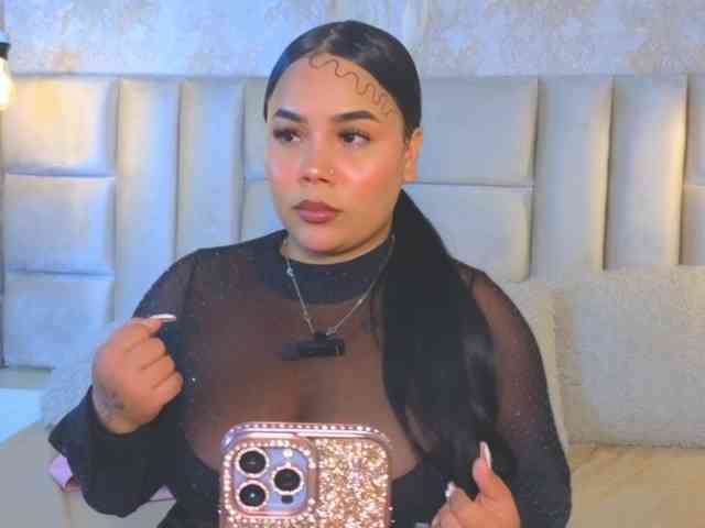 EmilyQueen3xx webcam