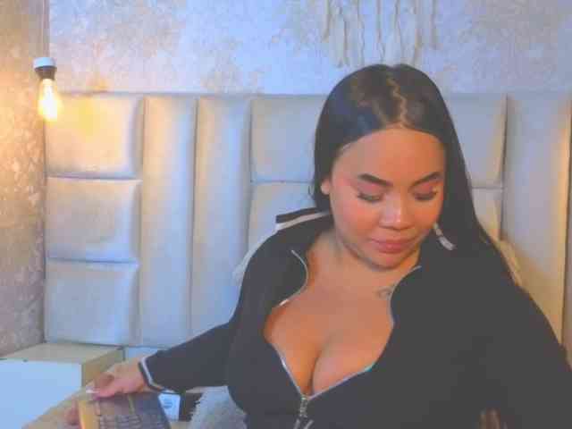 EmilyQueen3xx webcam
