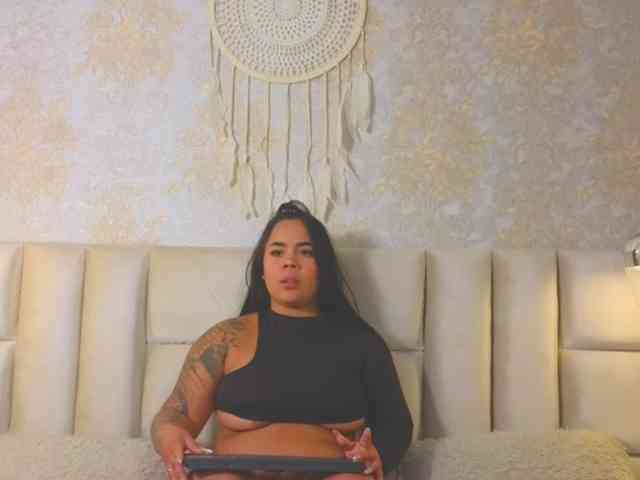 EmilyQueen3xx webcam