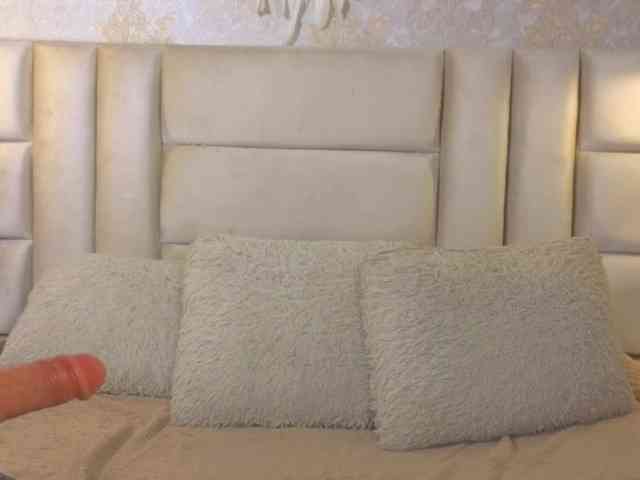 EmilyQueen3xx webcam