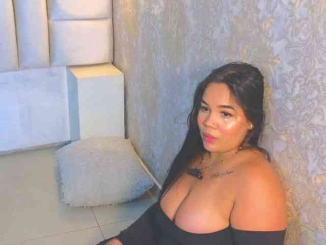 EmilyQueen3xx webcam