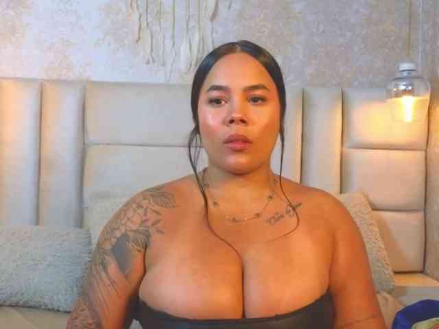 Modelo: EmilyQueen3xx