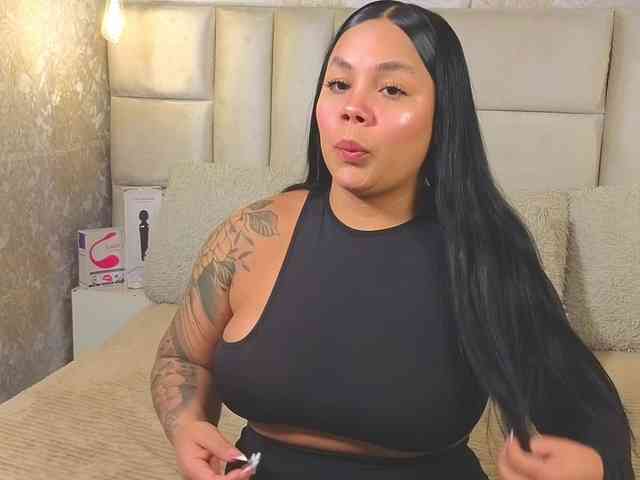 EmilyQueen3xx webcam