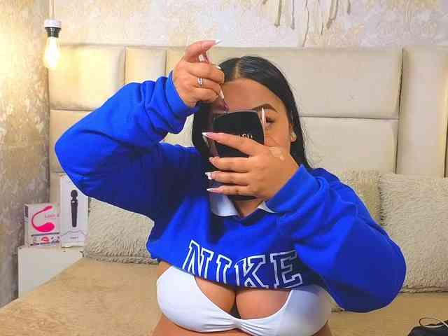 EmilyQueen3xx webcam