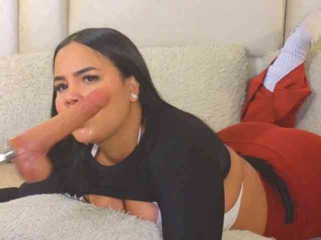 EmilyQueen3xx webcam