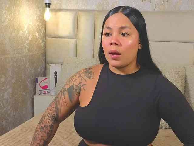 EmilyQueen3xx webcam