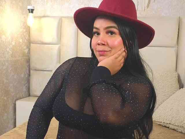EmilyQueen3xx webcam