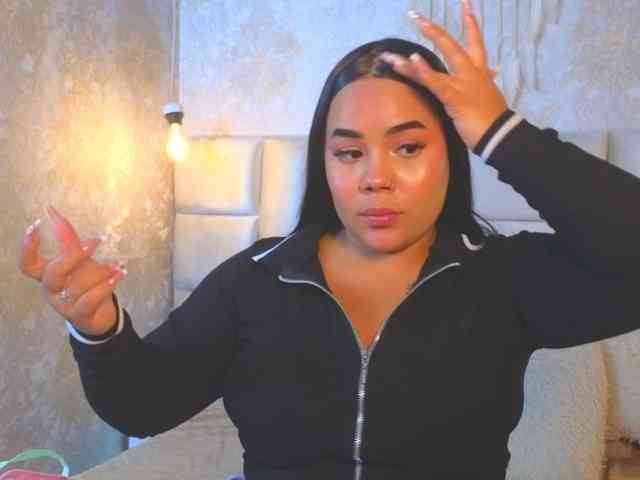 EmilyQueen3xx webcam