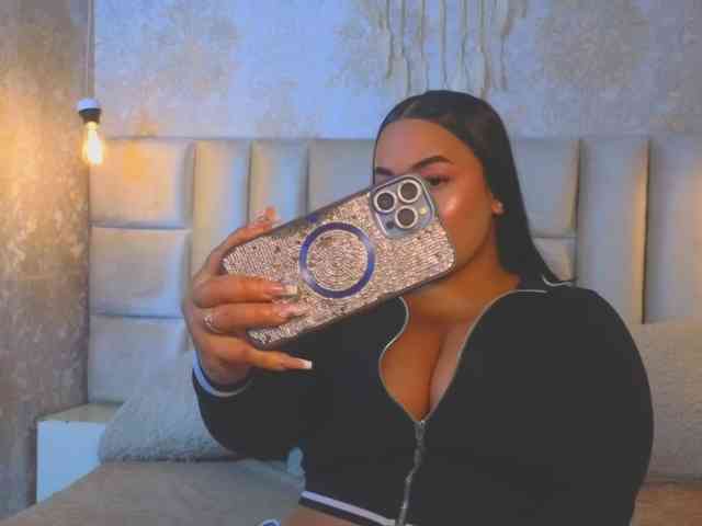 EmilyQueen3xx webcam