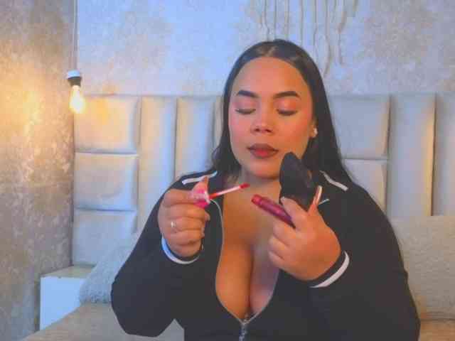 EmilyQueen3xx webcam