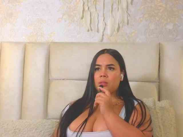 EmilyQueen3xx webcam
