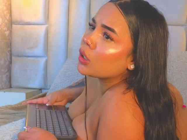 EmilyQueen3xx webcam