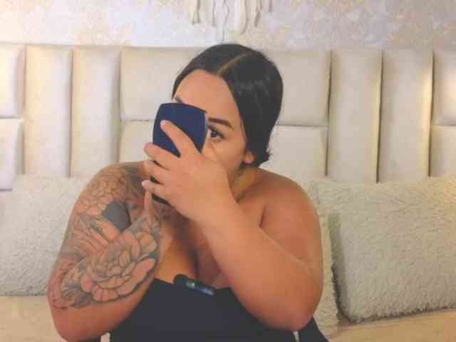 EmilyQueen3xx webcam