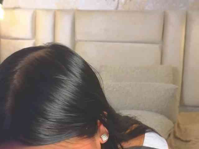 EmilyQueen3xx webcam