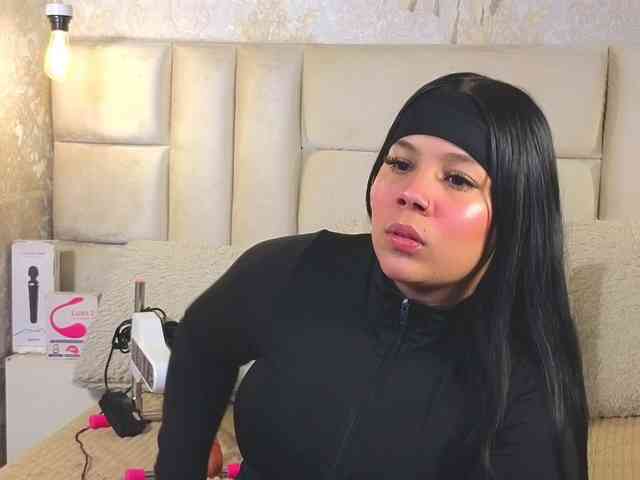 EmilyQueen3xx webcam