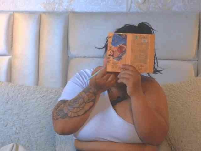 EmilyQueen3xx webcam
