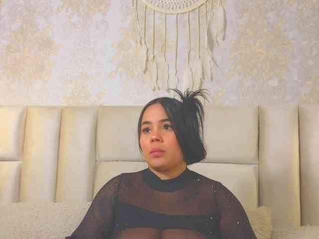 EmilyQueen3xx webcam