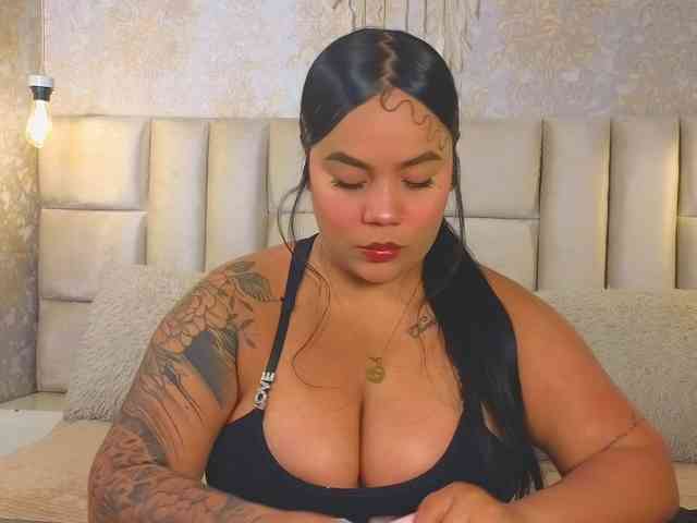 EmilyQueen3xx webcam