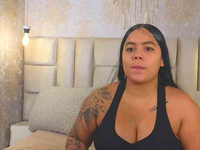 EmilyQueen3xx webcam