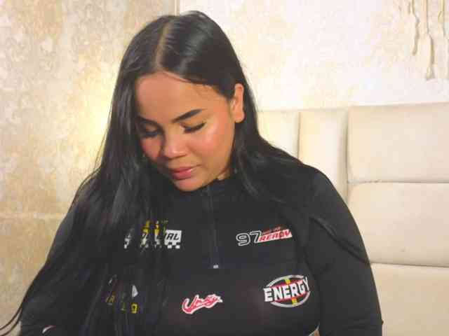 EmilyQueen3xx webcam