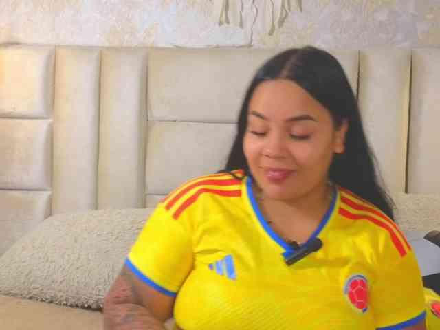 EmilyQueen3xx webcam