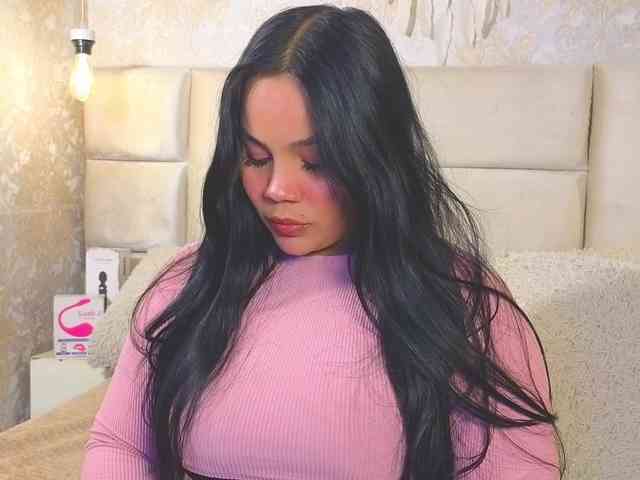 EmilyQueen3xx webcam
