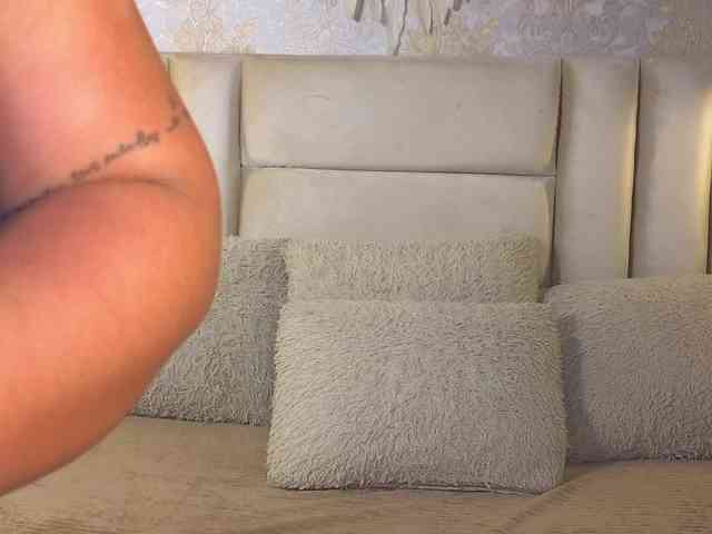 EmilyQueen3xx webcam
