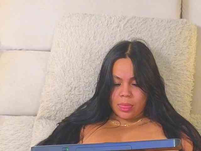 EmilyQueen3xx webcam
