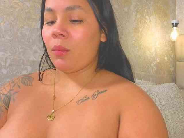 EmilyQueen3xx webcam
