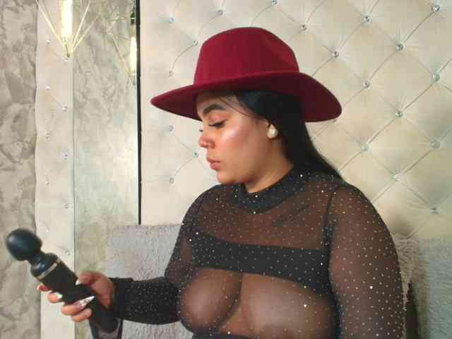 EmilyQueen3xx webcam