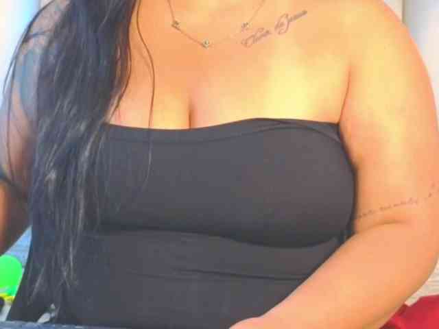 EmilyQueen3xx webcam