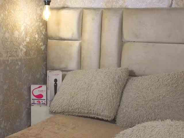 EmilyQueen3xx webcam