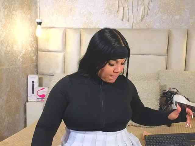 EmilyQueen3xx webcam