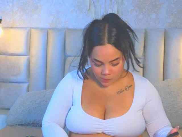 EmilyQueen3xx webcam