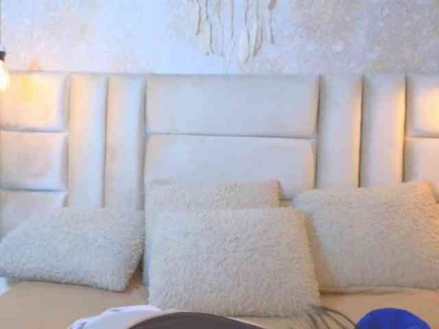 EmilyQueen3xx webcam