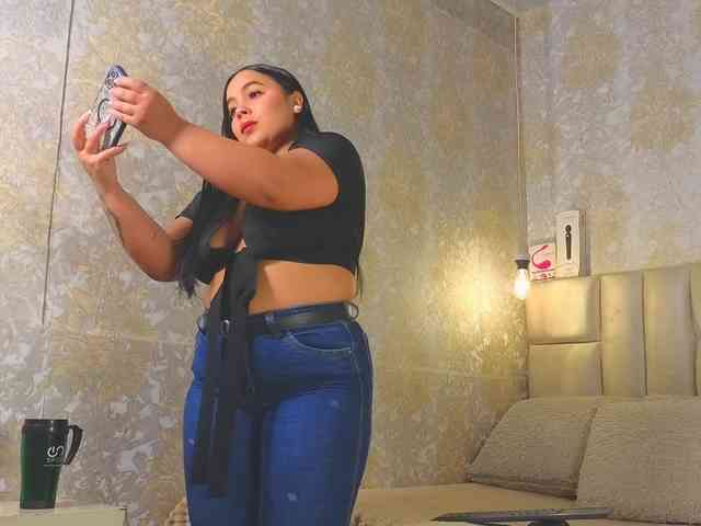 EmilyQueen3xx webcam