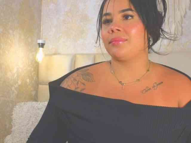 EmilyQueen3xx webcam