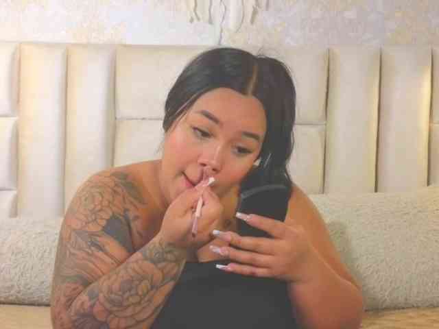 EmilyQueen3xx webcam