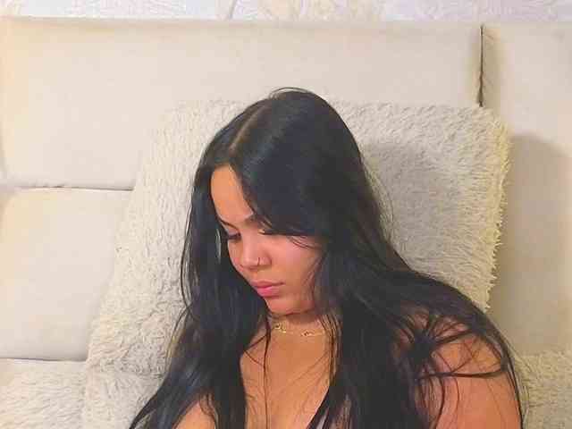 EmilyQueen3xx webcam