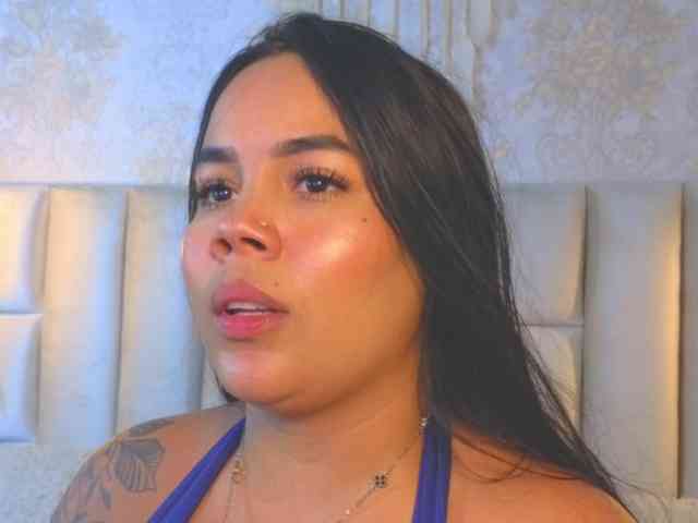 EmilyQueen3xx webcam