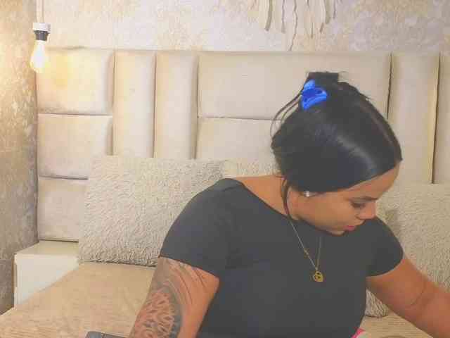 EmilyQueen3xx webcam