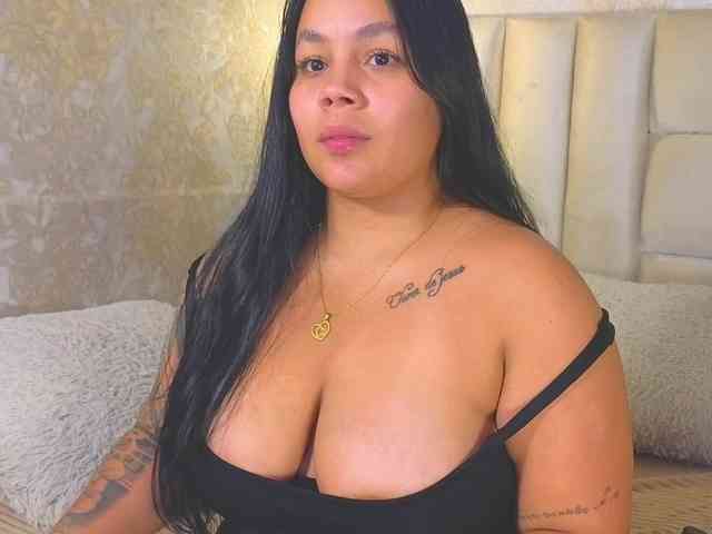 EmilyQueen3xx webcam