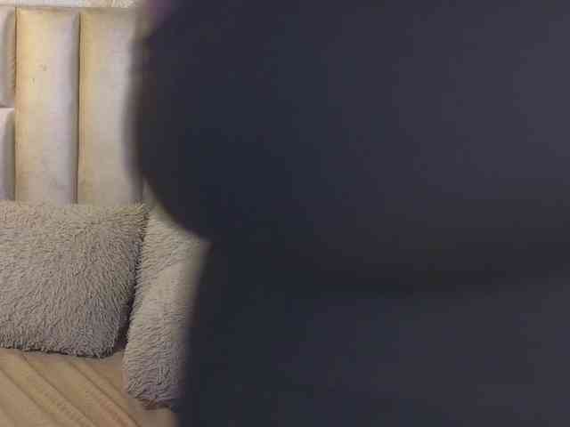 EmilyQueen3xx webcam